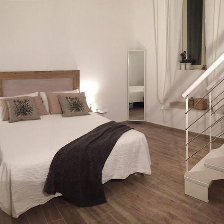Apartamento Little Tower Bari Exterior foto
